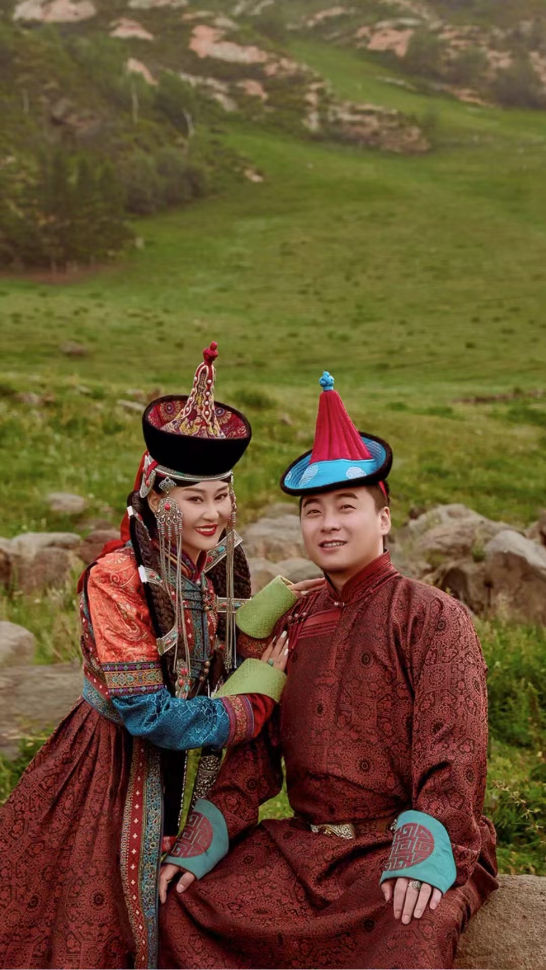 Erdos ( Ordos ) traditional festival dress in Inner Mongolia